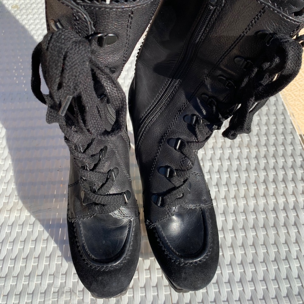 Donald J Pliner Boots - Picture 3 of 14